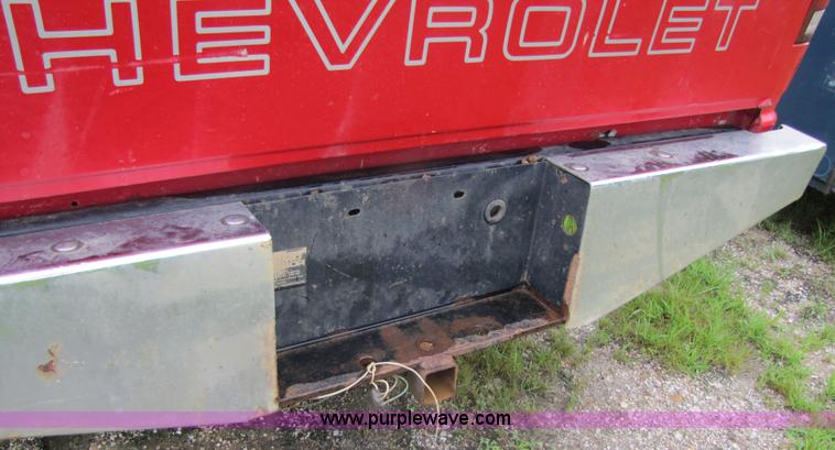 image for item 3050 1995 Chevrolet K2500 pickup truck