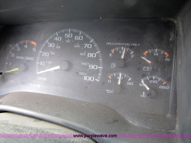 image for item 3050 1995 Chevrolet K2500 pickup truck