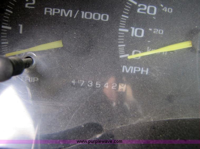 image for item 3050 1995 Chevrolet K2500 pickup truck