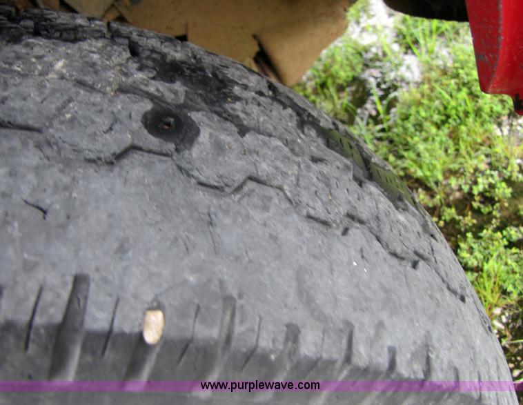 image for item 3050 1995 Chevrolet K2500 pickup truck