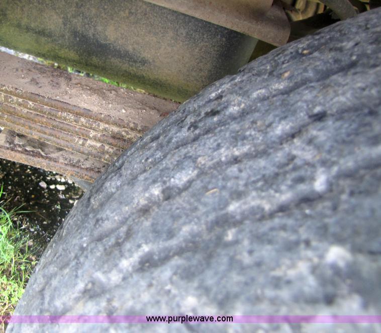 image for item 3050 1995 Chevrolet K2500 pickup truck