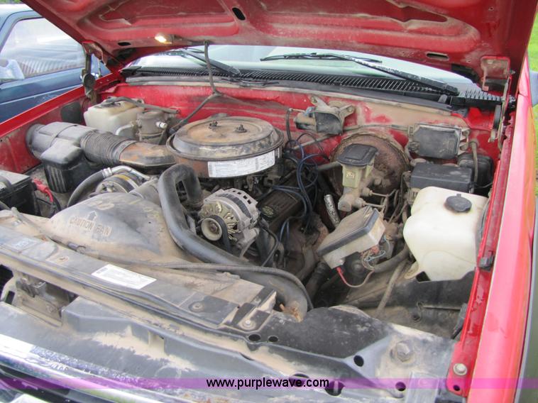 image for item 3050 1995 Chevrolet K2500 pickup truck