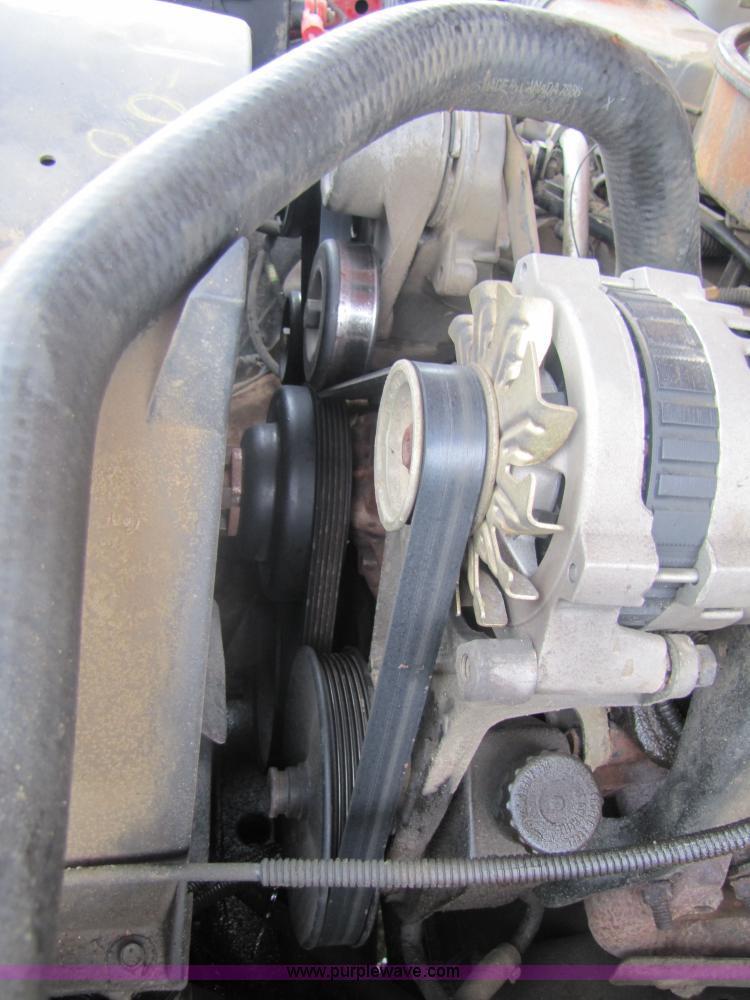 image for item 3050 1995 Chevrolet K2500 pickup truck