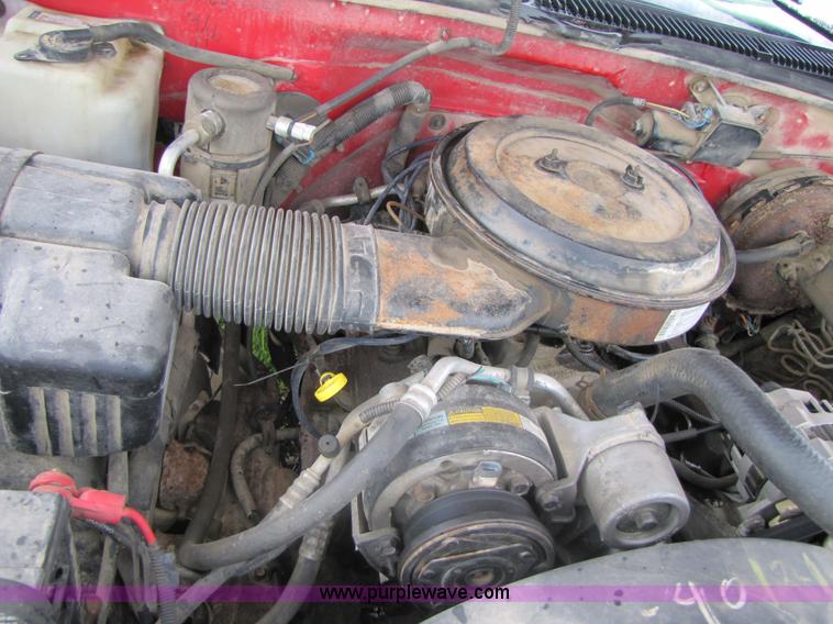 image for item 3050 1995 Chevrolet K2500 pickup truck