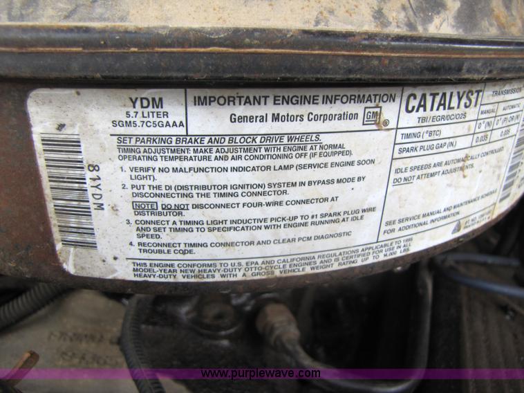 image for item 3050 1995 Chevrolet K2500 pickup truck