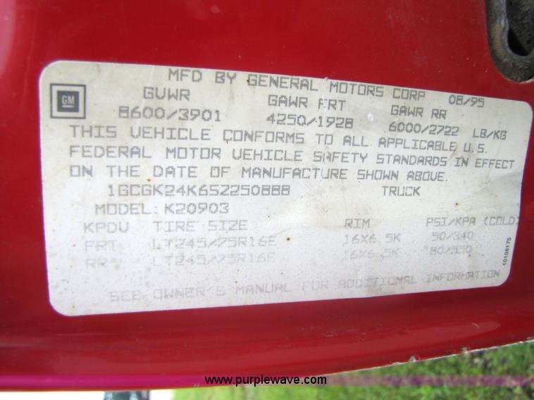 image for item 3050 1995 Chevrolet K2500 pickup truck