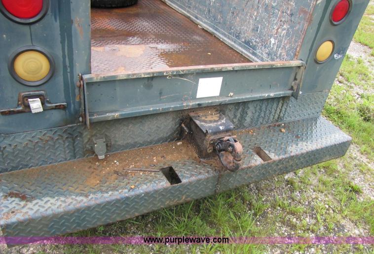 image for item 3051 1985 Chevrolet S-10 utility truck