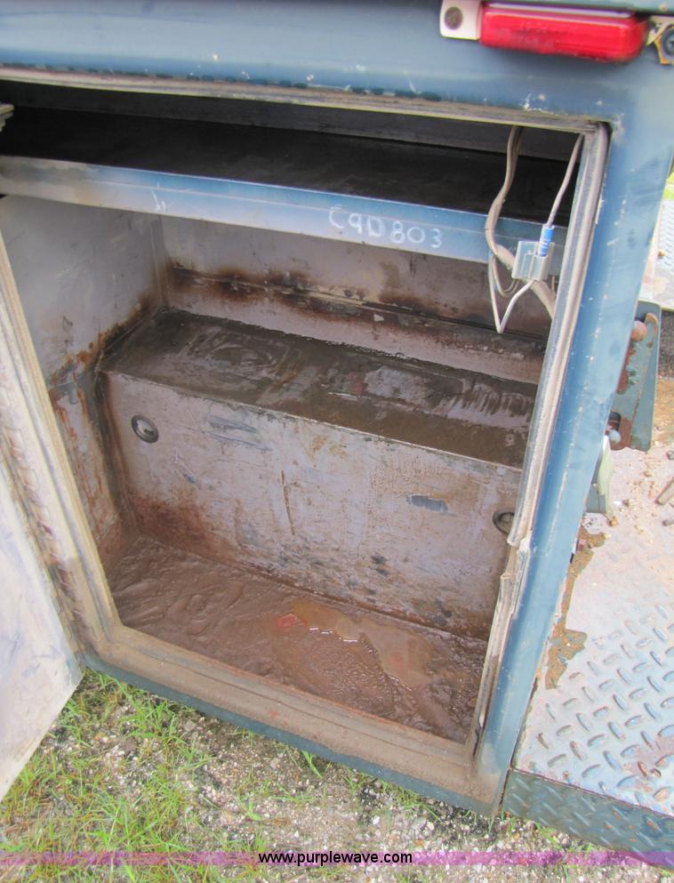 image for item 3051 1985 Chevrolet S-10 utility truck