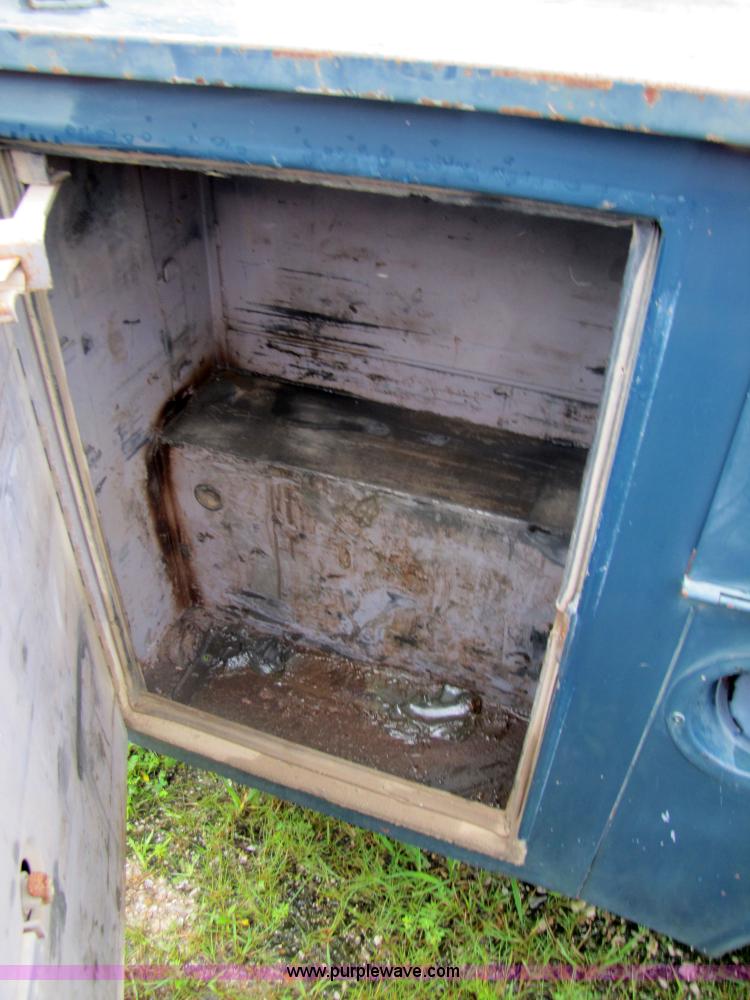 image for item 3051 1985 Chevrolet S-10 utility truck