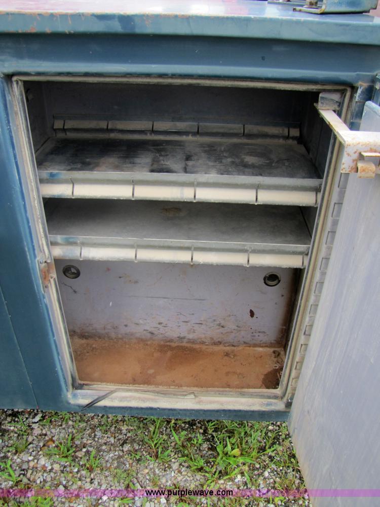 image for item 3051 1985 Chevrolet S-10 utility truck