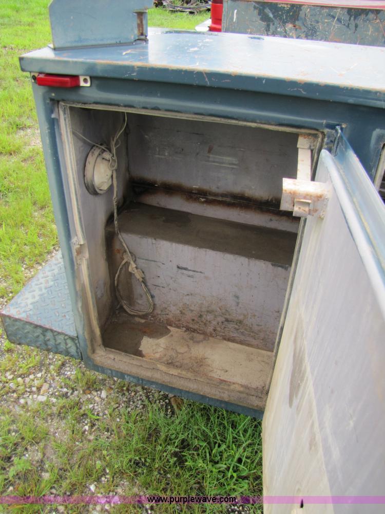 image for item 3051 1985 Chevrolet S-10 utility truck