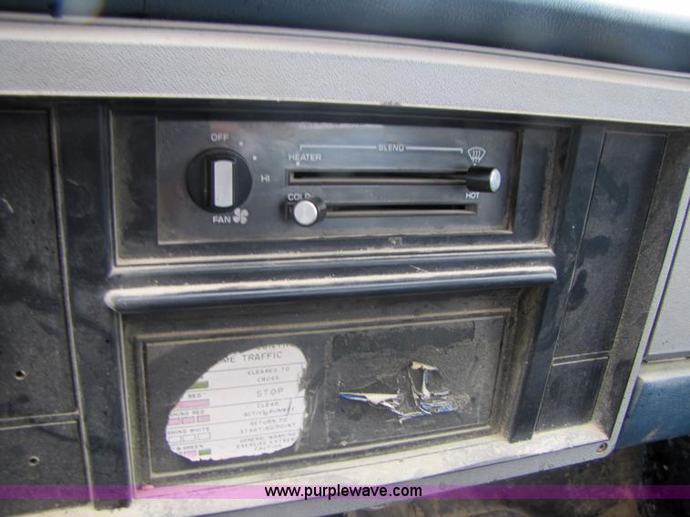 image for item 3051 1985 Chevrolet S-10 utility truck