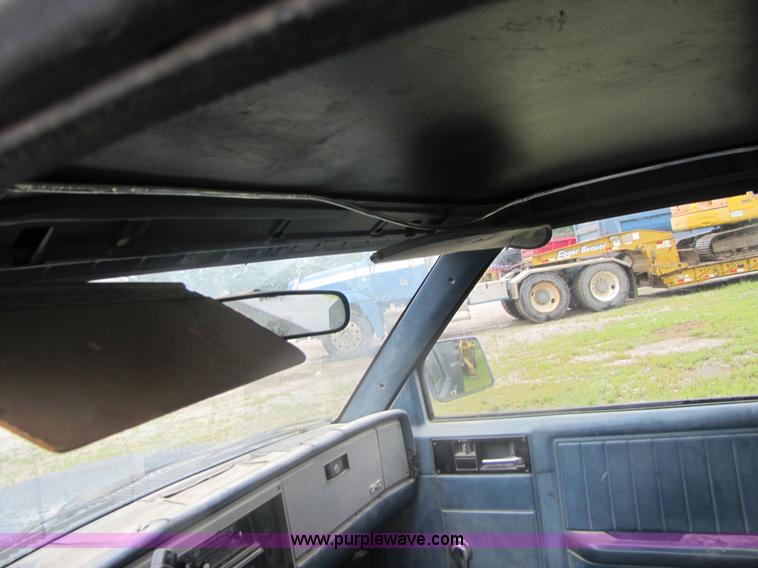 image for item 3051 1985 Chevrolet S-10 utility truck