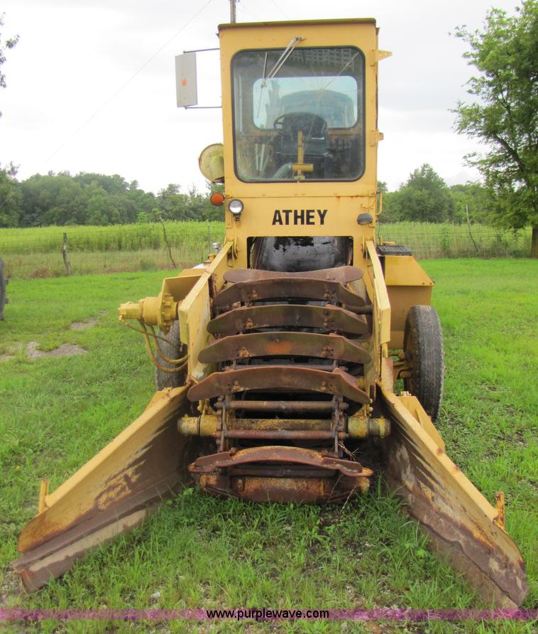 image for item 3053 1986 Athey 7-12D force feed loader