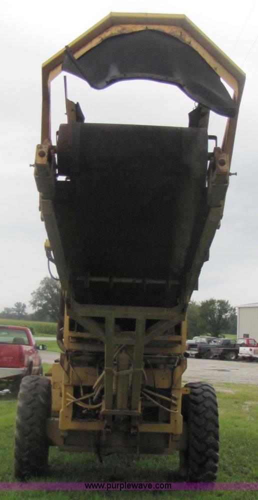 image for item 3053 1986 Athey 7-12D force feed loader