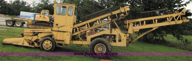 image for item 3053 1986 Athey 7-12D force feed loader