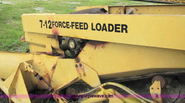 image for item 3053 1986 Athey 7-12D force feed loader