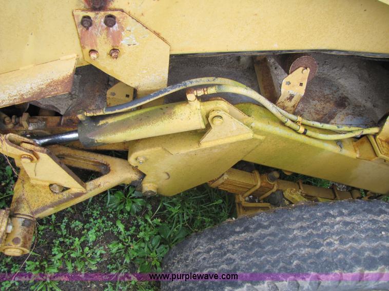 image for item 3053 1986 Athey 7-12D force feed loader