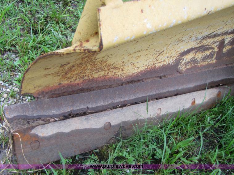 image for item 3053 1986 Athey 7-12D force feed loader