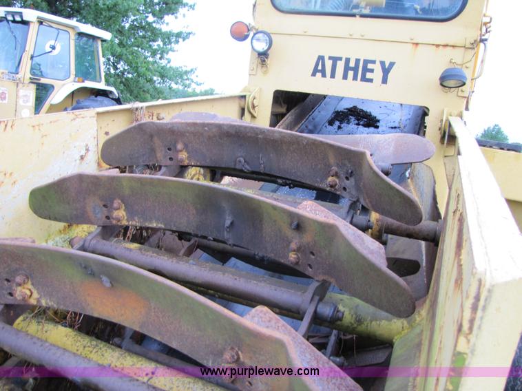 image for item 3053 1986 Athey 7-12D force feed loader