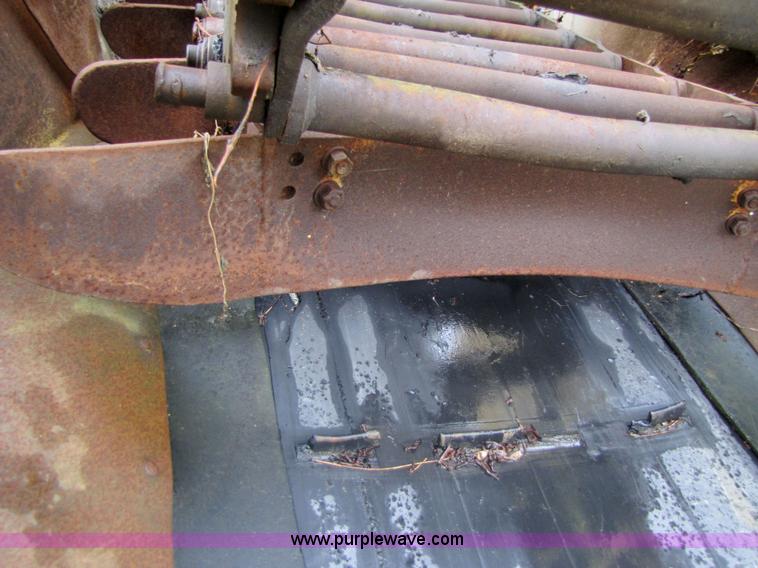 image for item 3053 1986 Athey 7-12D force feed loader