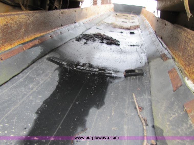 image for item 3053 1986 Athey 7-12D force feed loader