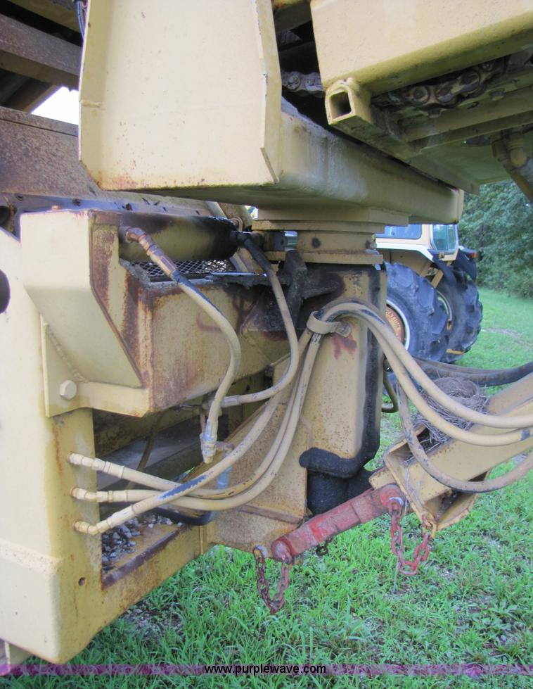 image for item 3053 1986 Athey 7-12D force feed loader