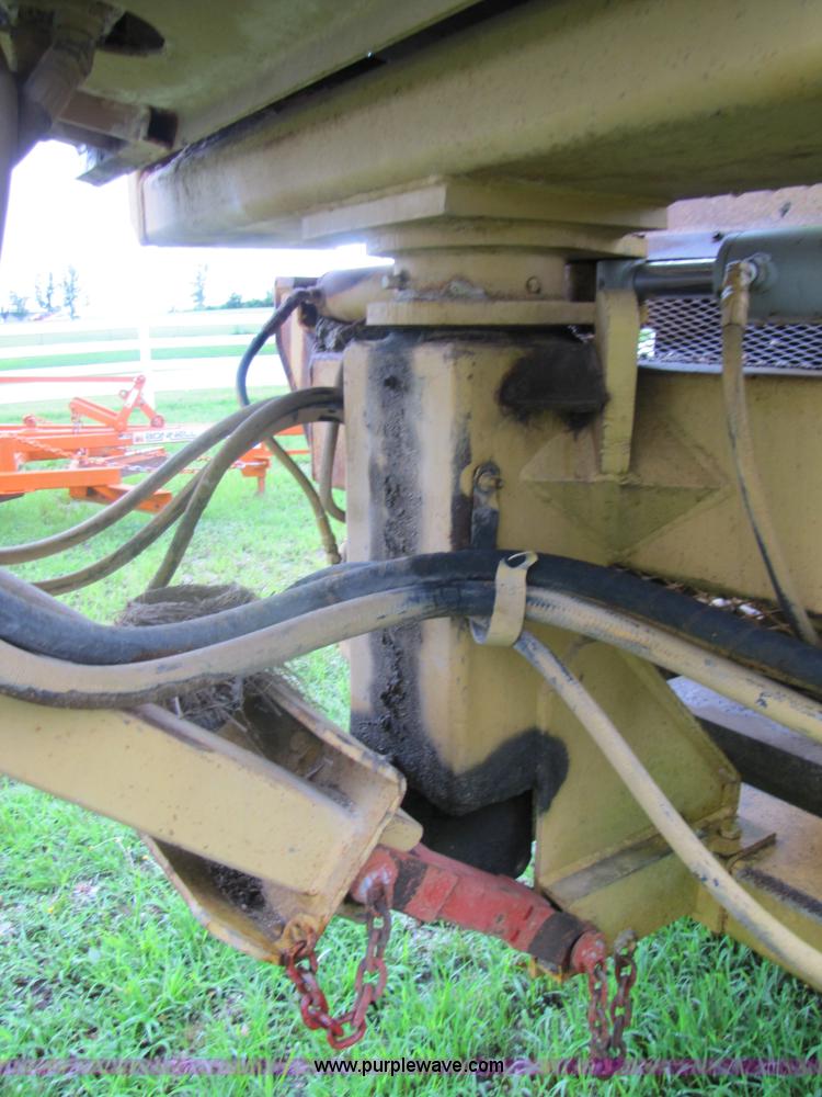 image for item 3053 1986 Athey 7-12D force feed loader