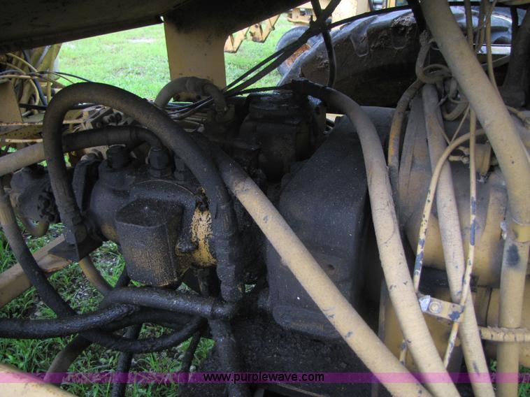 image for item 3053 1986 Athey 7-12D force feed loader