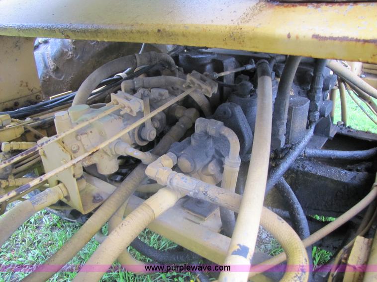 image for item 3053 1986 Athey 7-12D force feed loader