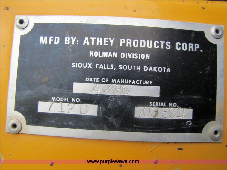 image for item 3053 1986 Athey 7-12D force feed loader