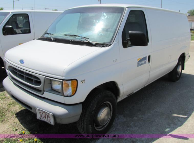 image for item 3136 1997 Ford utility van with shelving