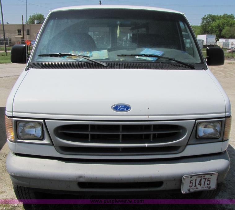 image for item 3136 1997 Ford utility van with shelving