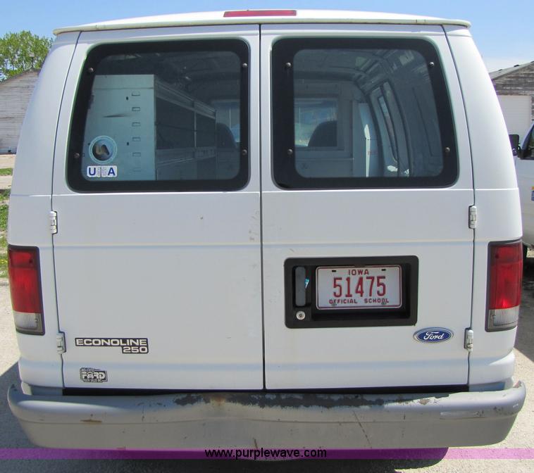 image for item 3136 1997 Ford utility van with shelving