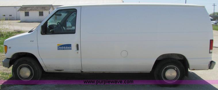 image for item 3136 1997 Ford utility van with shelving