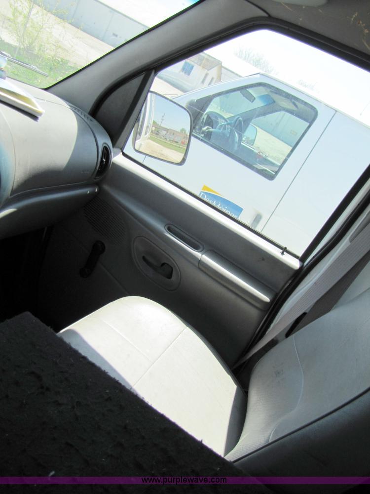 image for item 3136 1997 Ford utility van with shelving