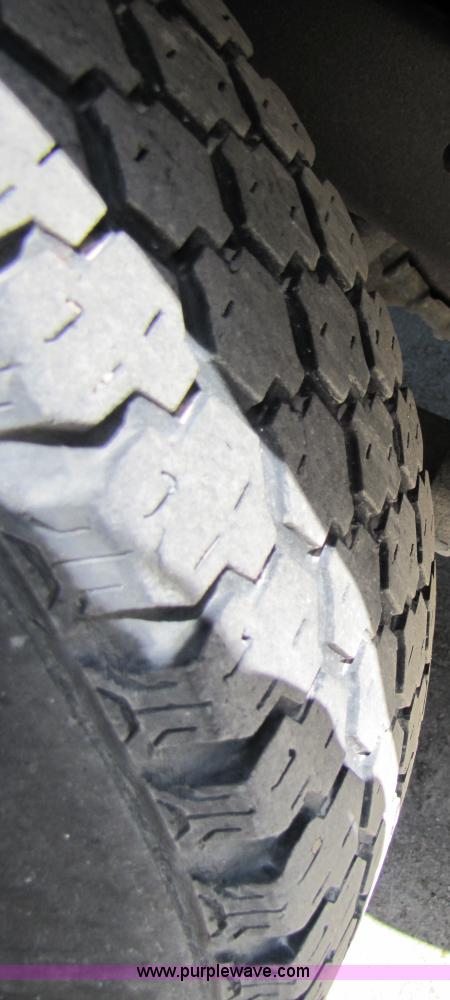 image for item 3136 1997 Ford utility van with shelving