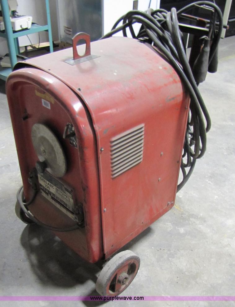 image for item 3546 Lincoln Arc welder Idealarc 250