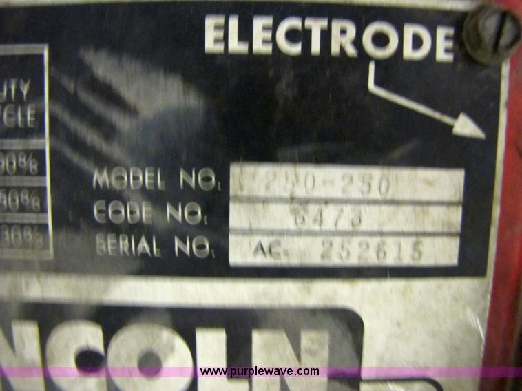 image for item 3546 Lincoln Arc welder Idealarc 250
