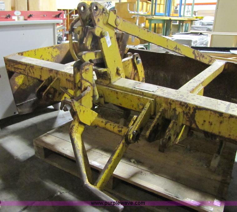 image for item 3552 Servis 6' box blade