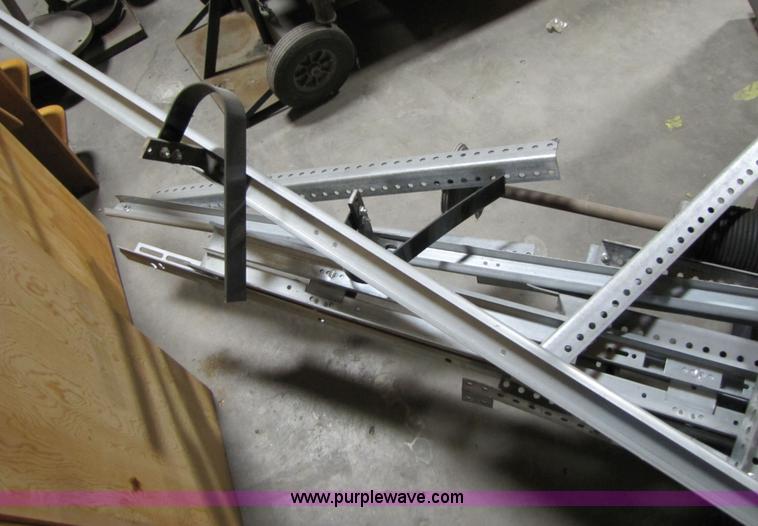 image for item 3555 Garage door