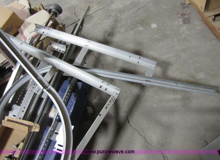 image for item 3555 Garage door