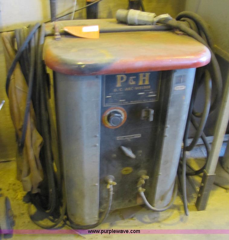 image for item 3573 P&H arc welder