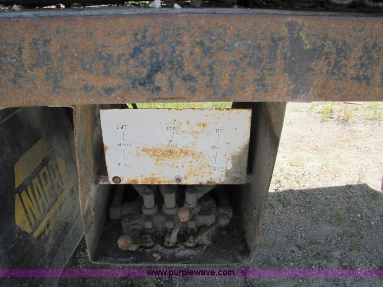 image for item 3605 1979 International 24' flatbed