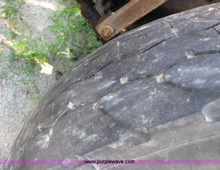 image for item 3605 1979 International 24' flatbed