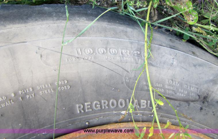 image for item 3605 1979 International 24' flatbed