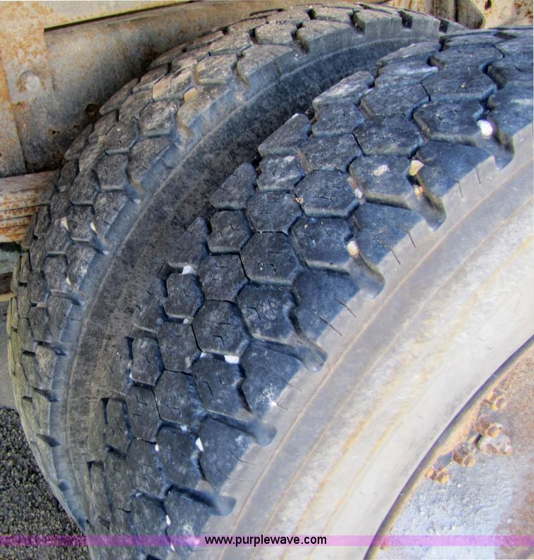 image for item 3605 1979 International 24' flatbed