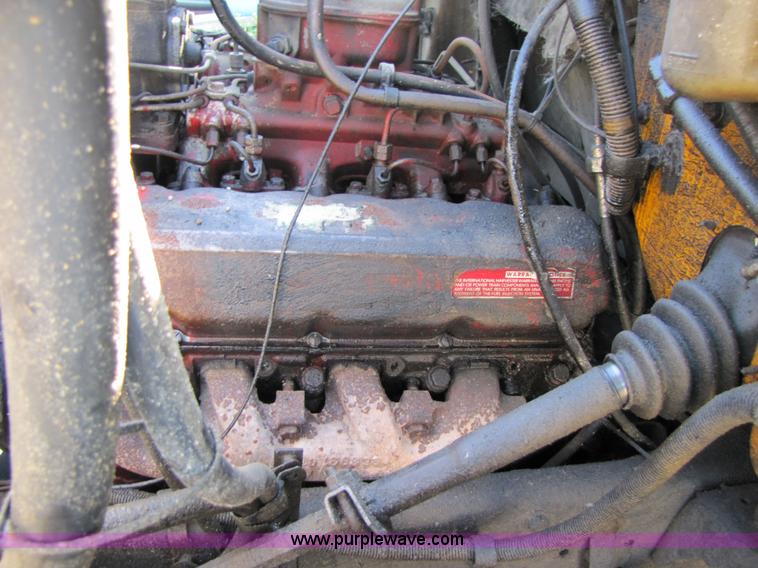 image for item 3605 1979 International 24' flatbed