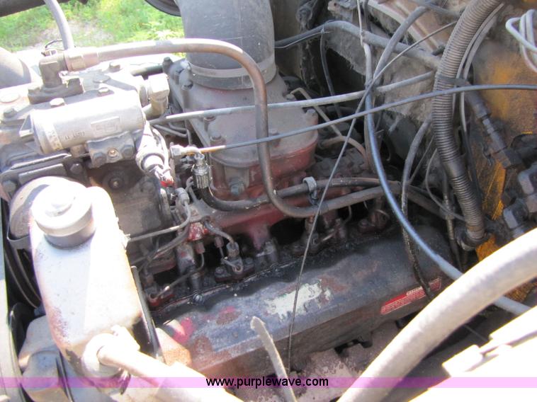 image for item 3605 1979 International 24' flatbed