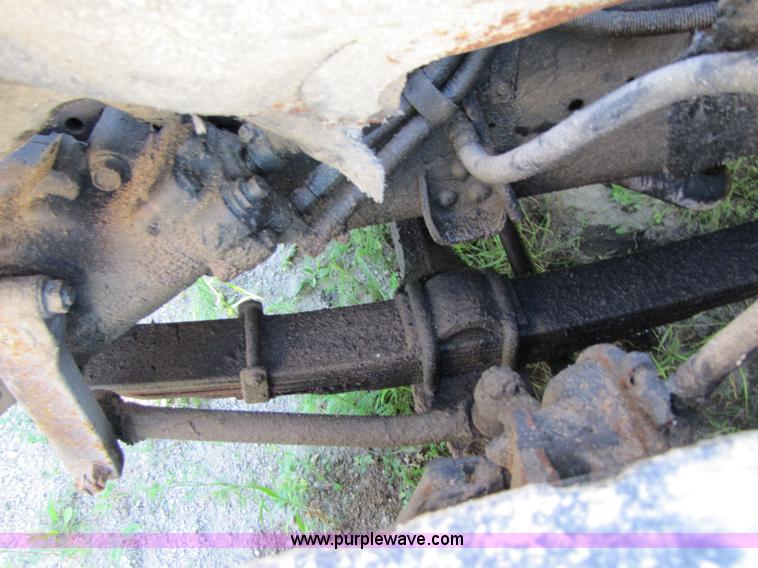 image for item 3605 1979 International 24' flatbed